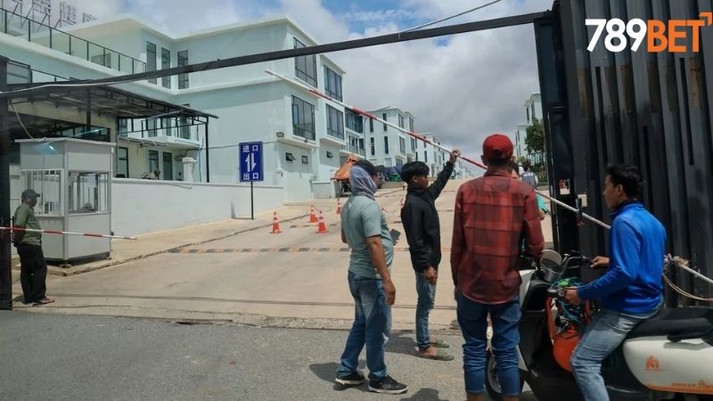 Một ổ lừa đảo tại Sihanoukville được canh gác nghiêm ngặt